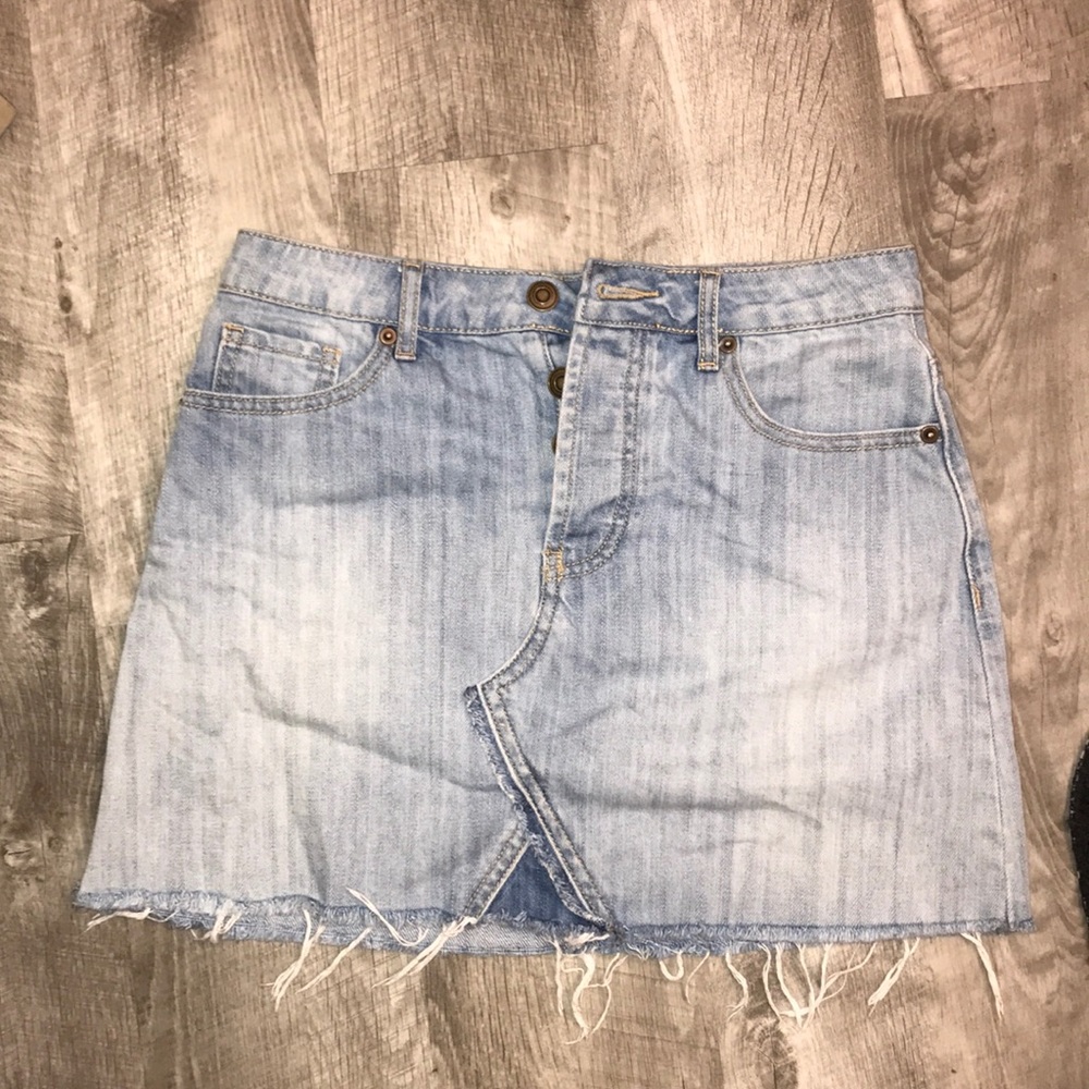 🌈🌈👽SALE👽👽 FOREVER 21 small jean skirt
